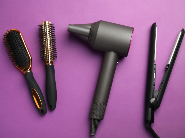 Peut-on emporter un lisseur en bagage cabine en avion ?