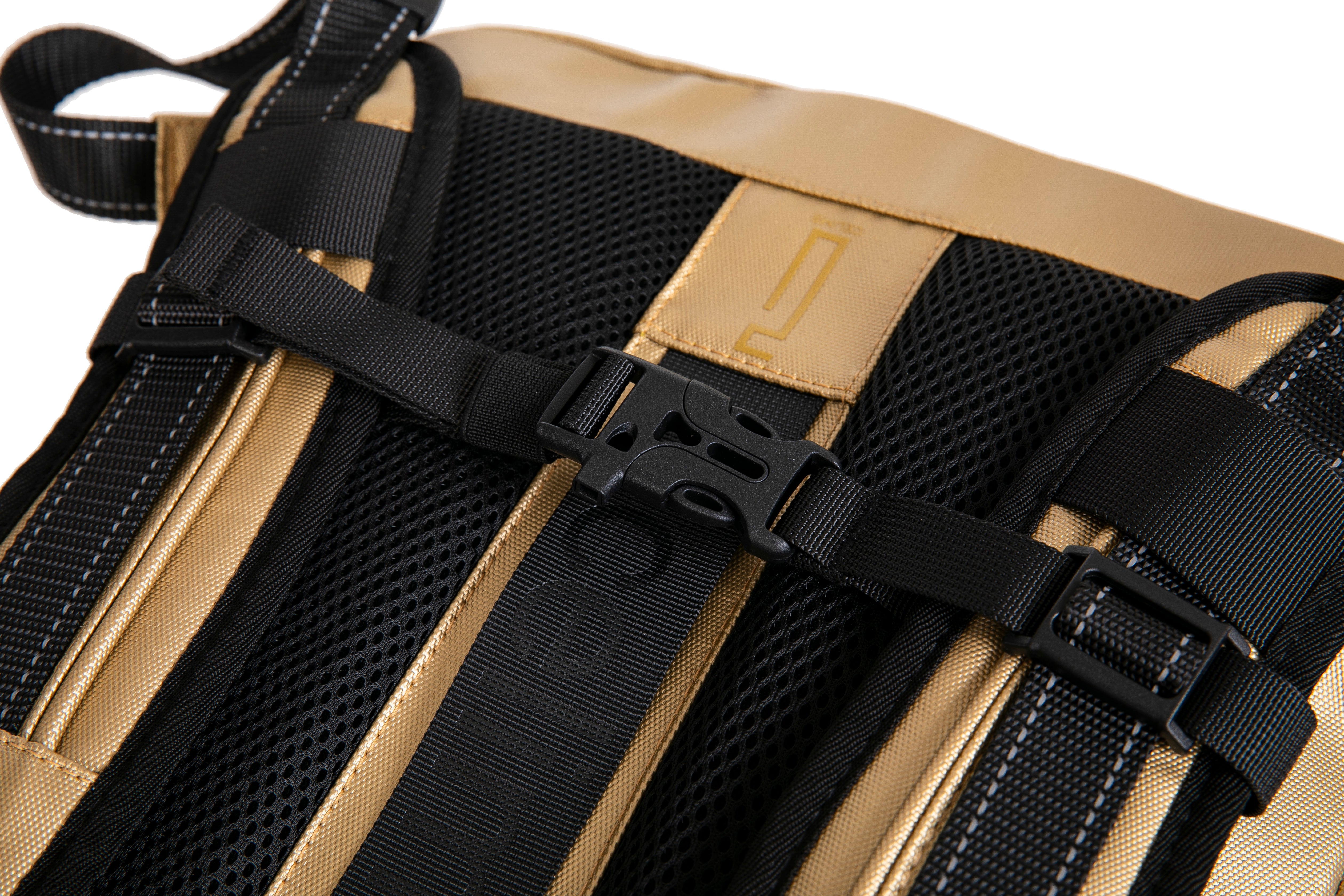 Vacuum compressible backpack – With or without pump
