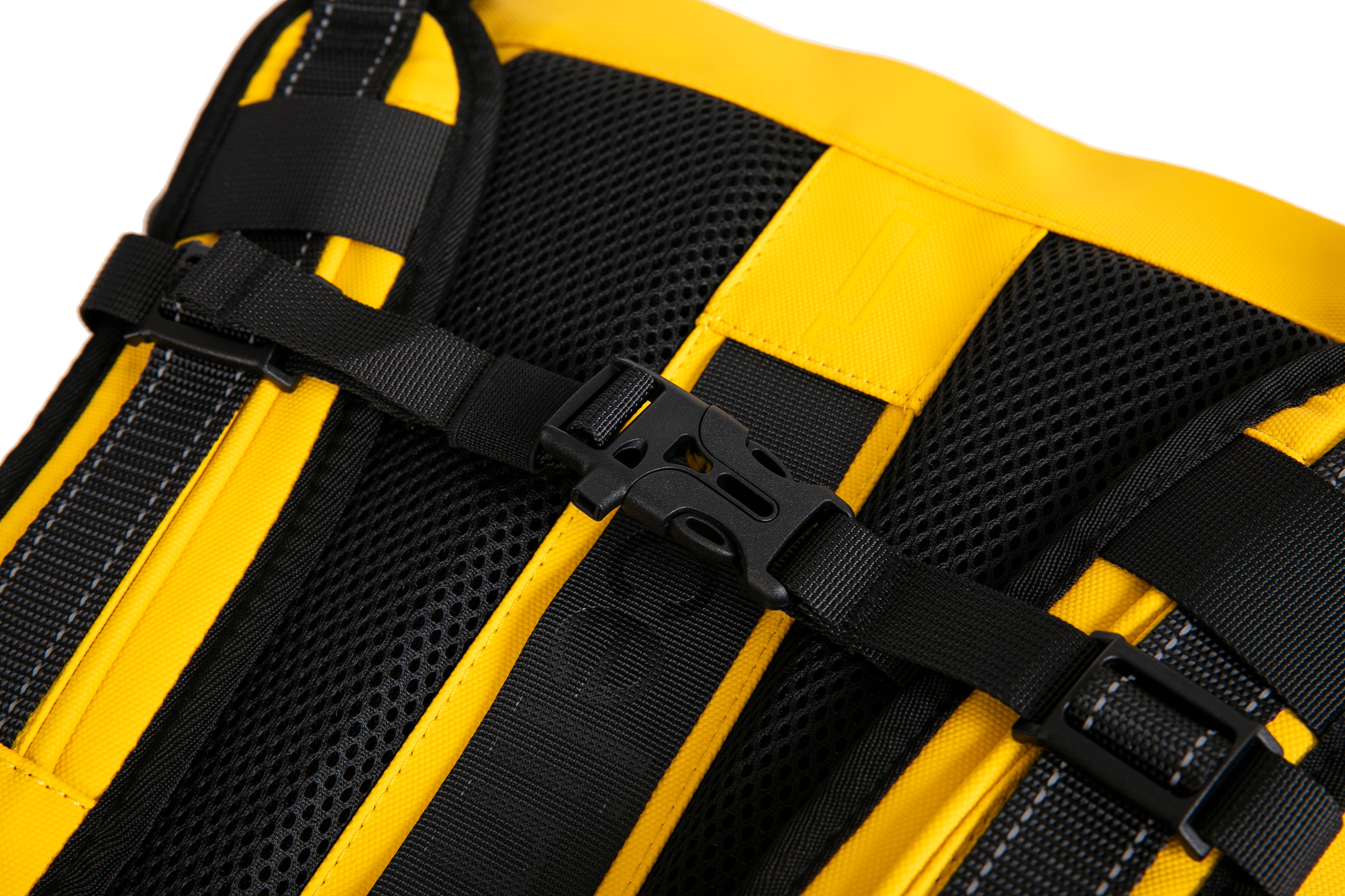 Vacuum compressible backpack – With or without pump