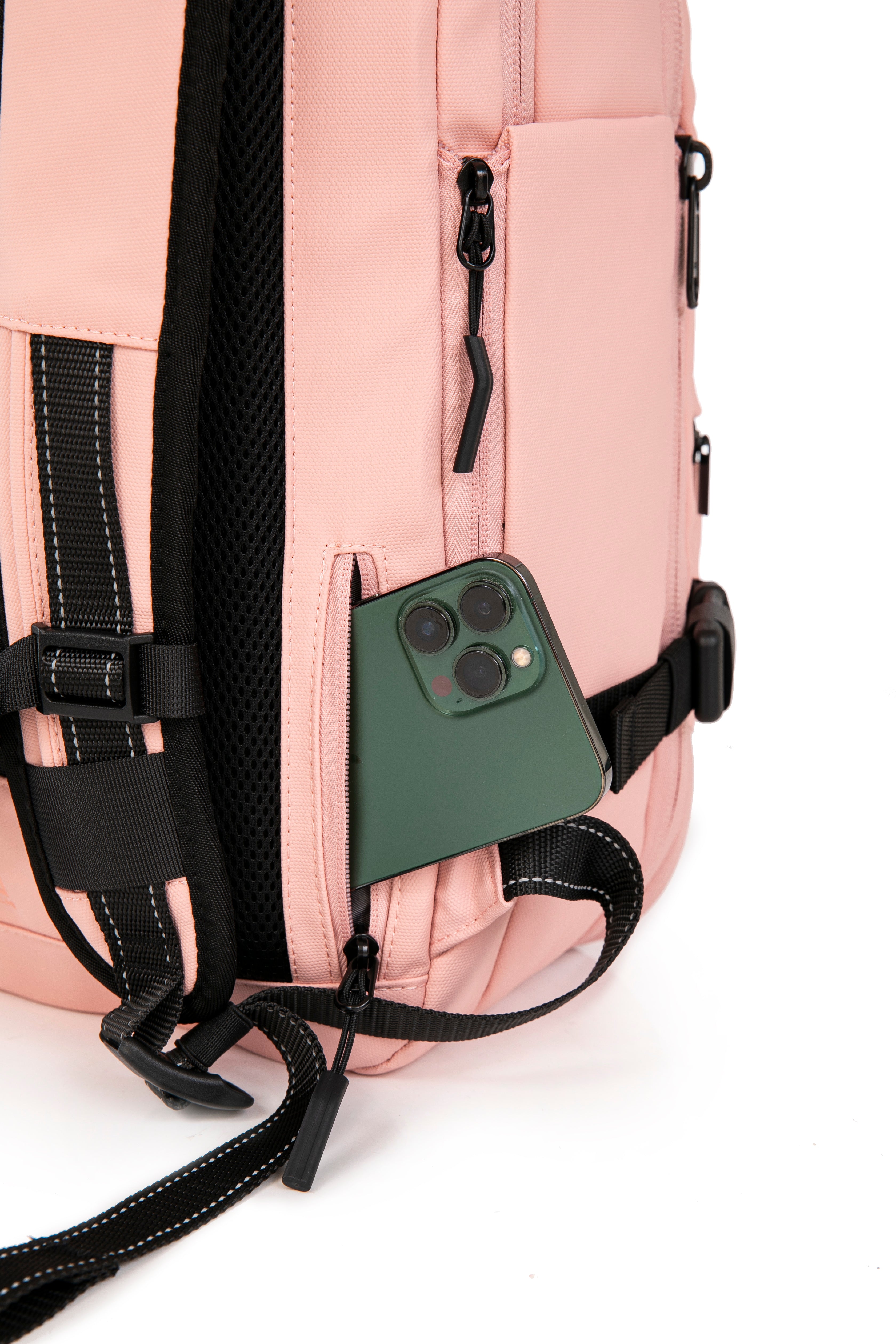 Vacuum compressible backpack – With or without pump