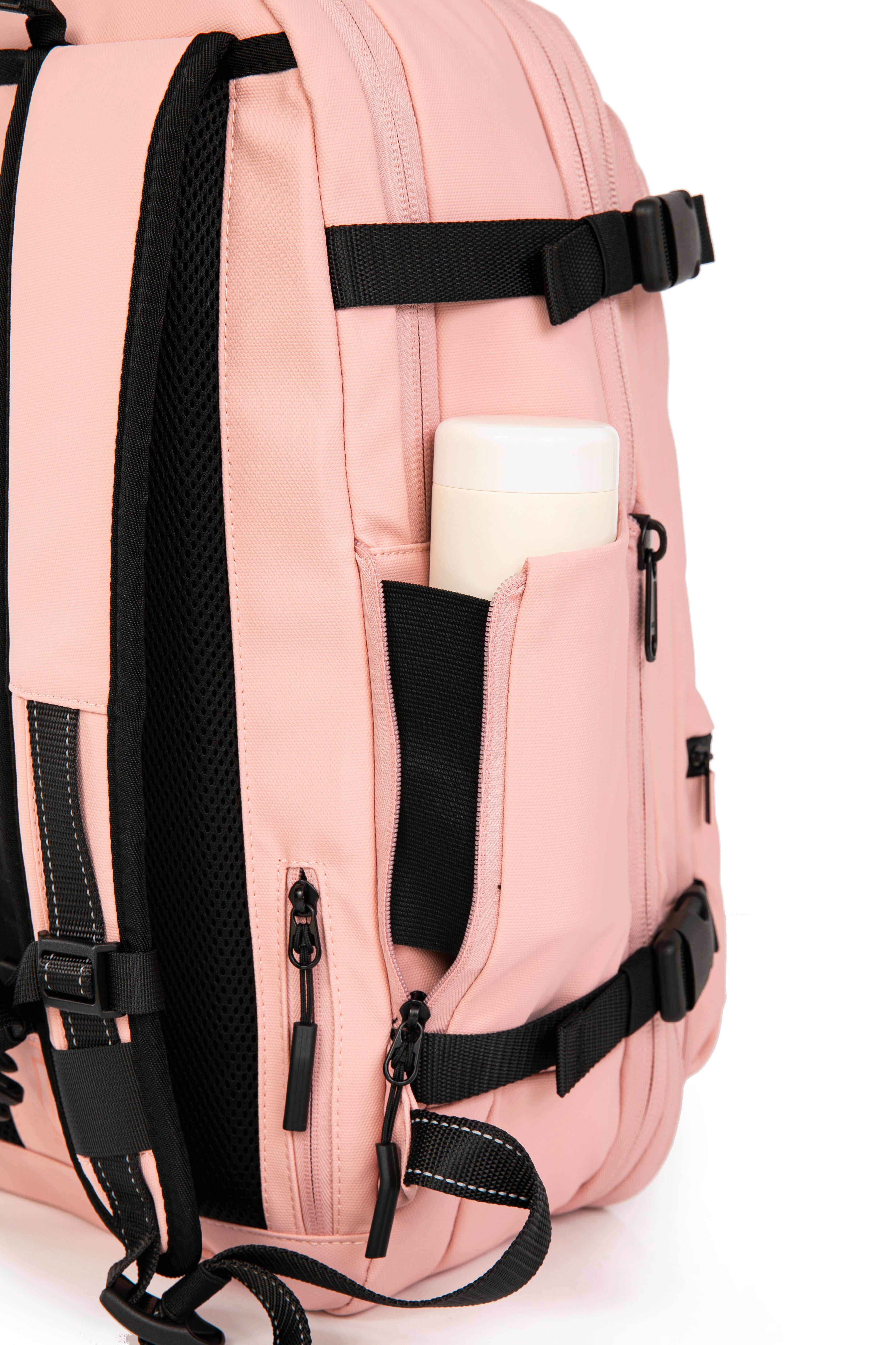 Vacuum compressible backpack – With or without pump