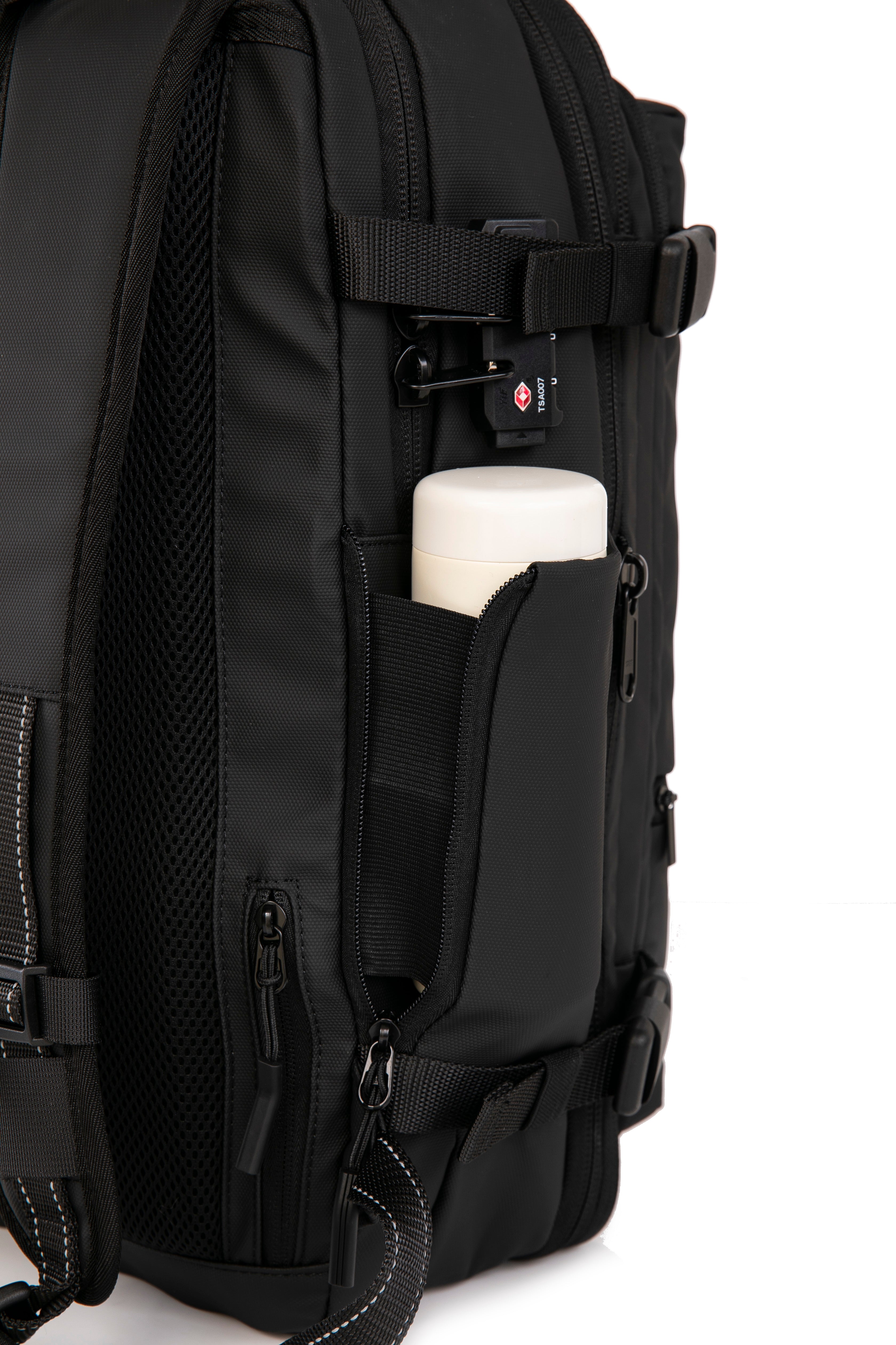 Vacuum compressible backpack – With or without pump