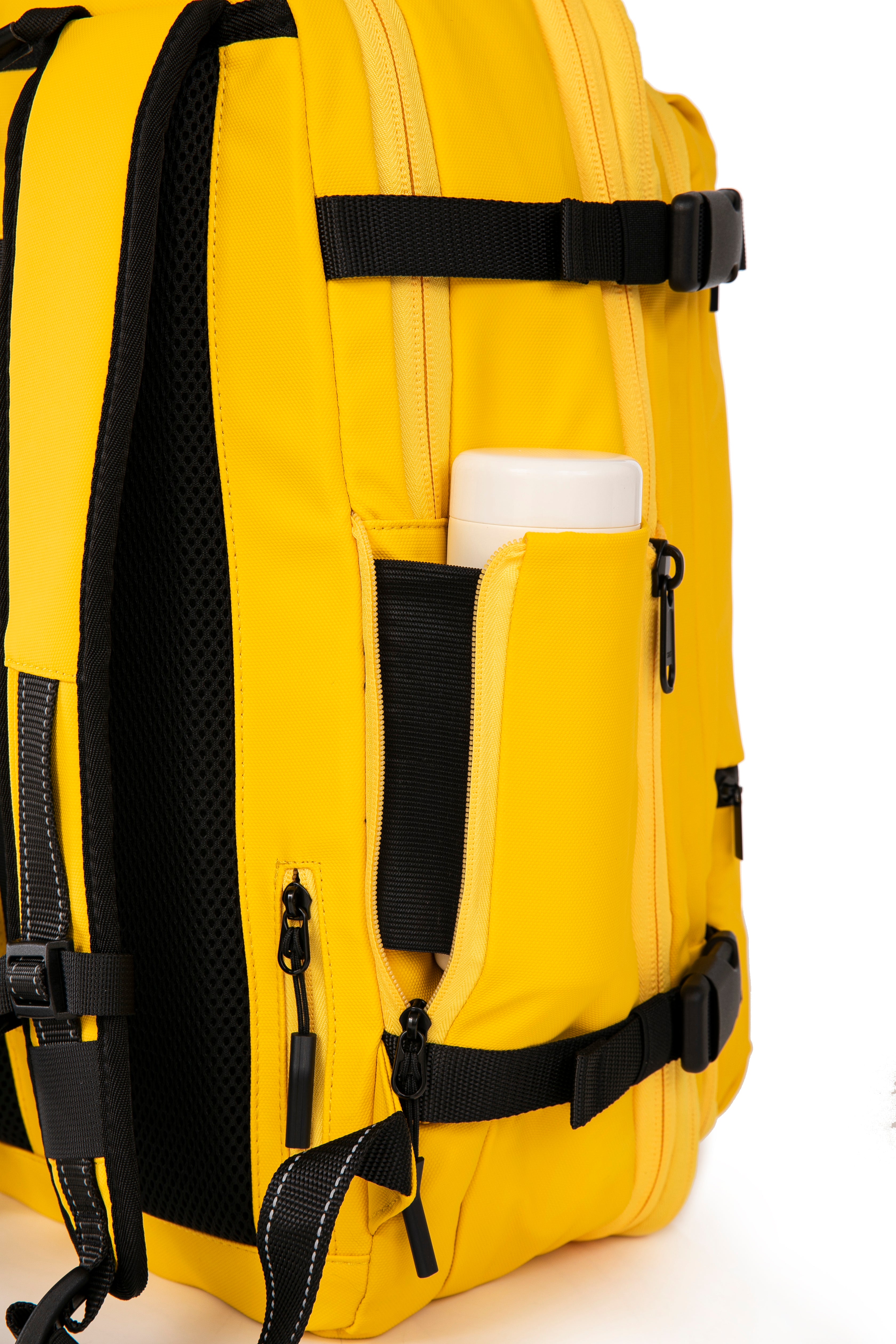 Vacuum compressible backpack – With or without pump