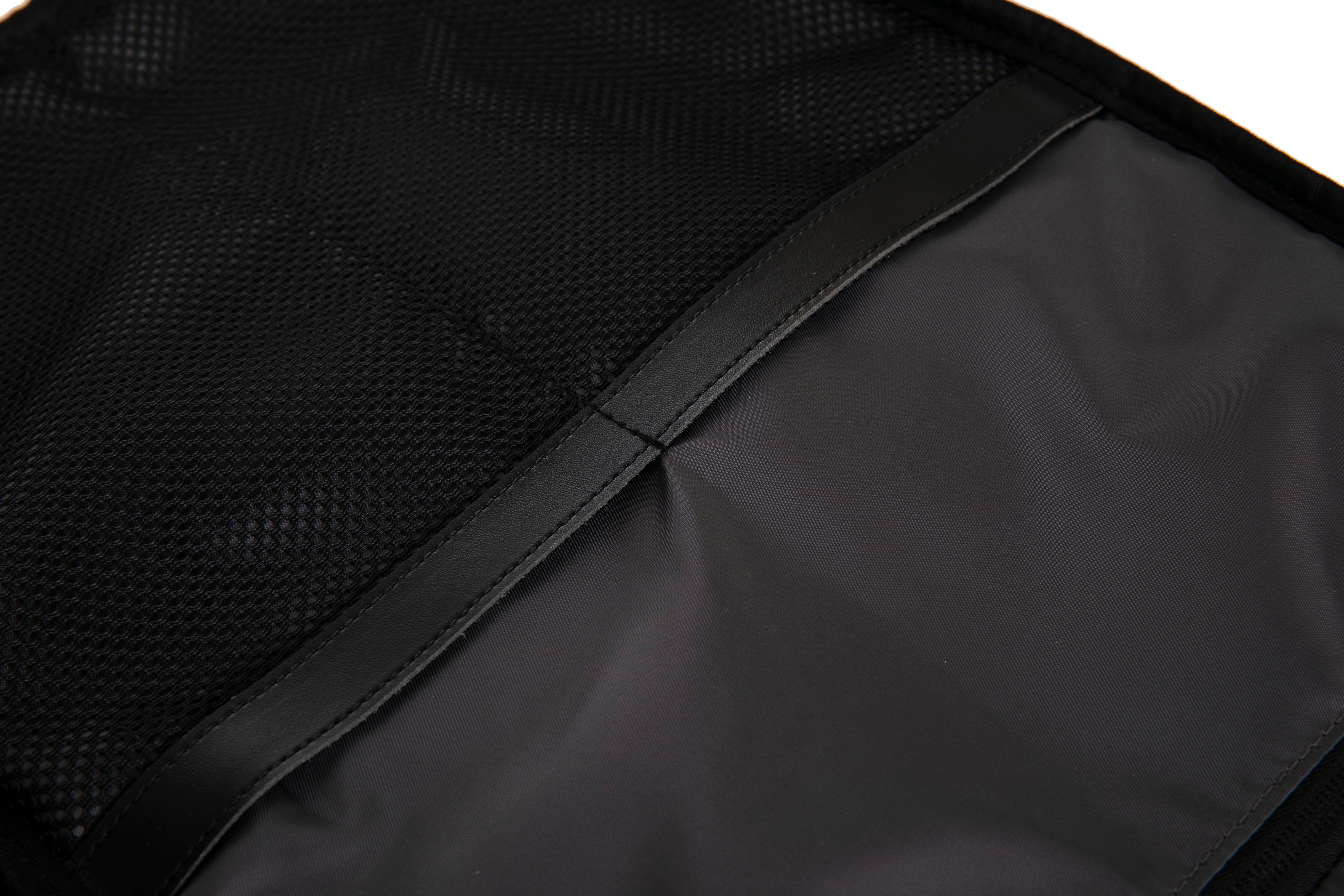 Vacuum compressible backpack – With or without pump