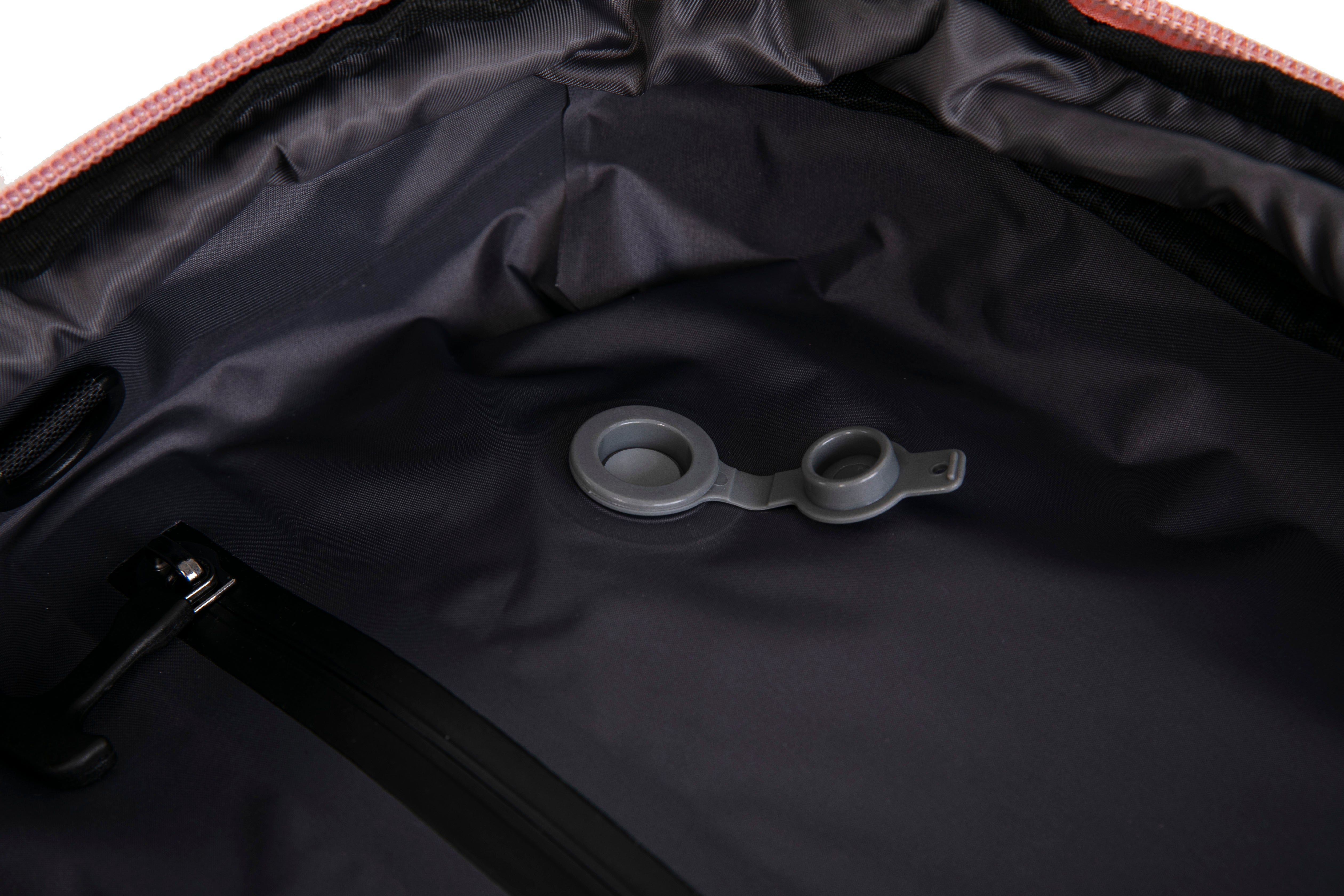 Vacuum compressible backpack – With or without pump