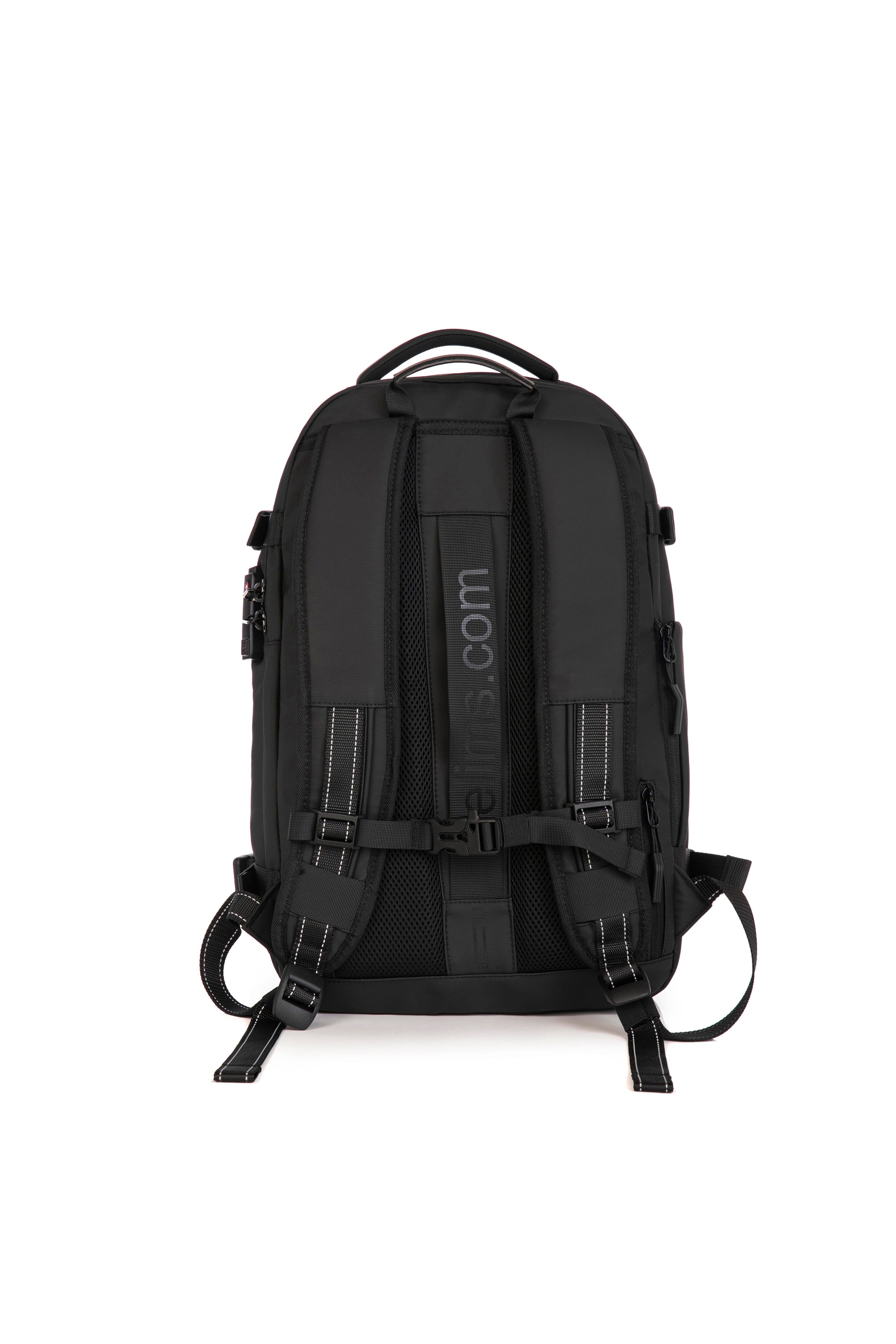 Vacuum compressible backpack – With or without pump