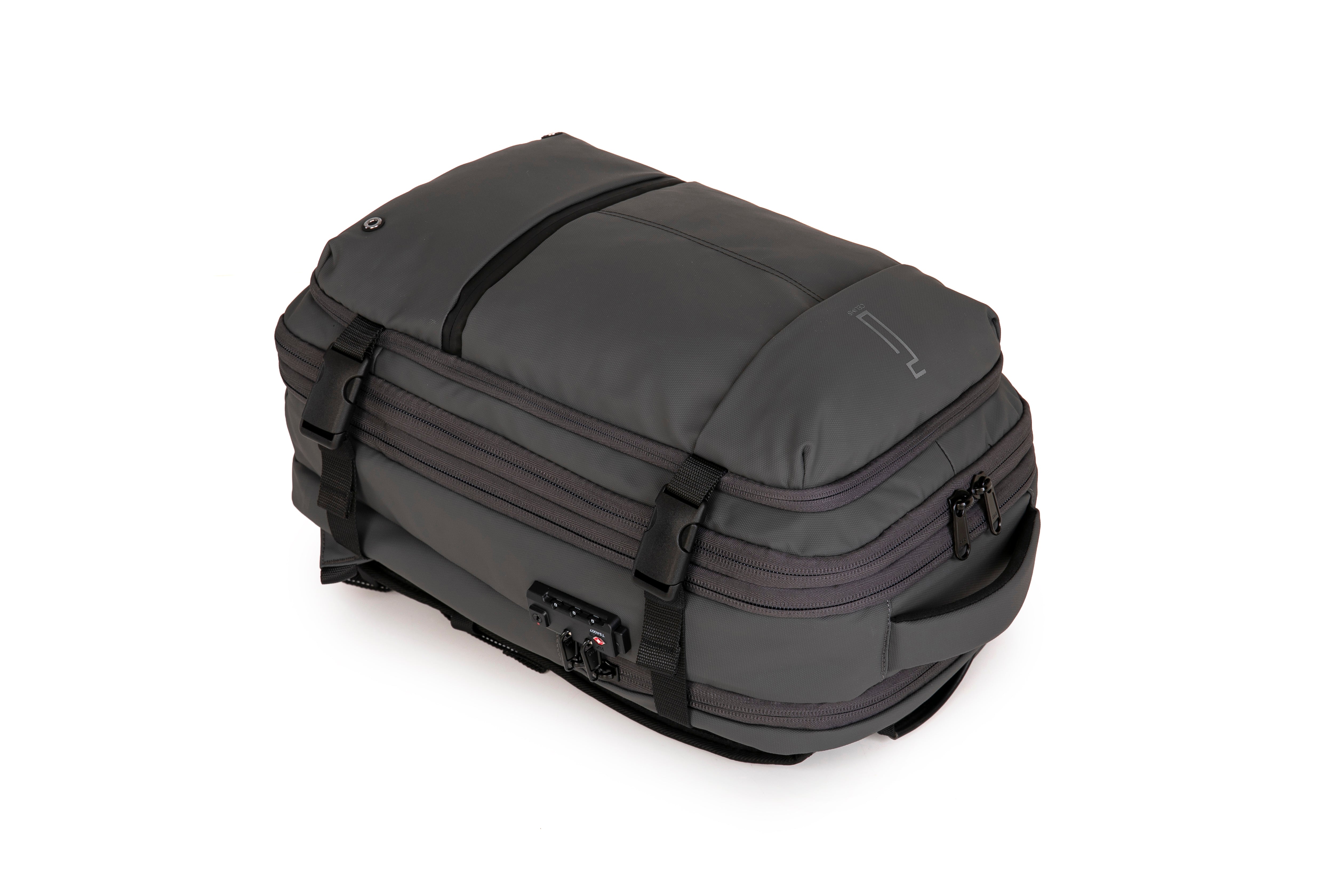 Vacuum compressible backpack – With or without pump