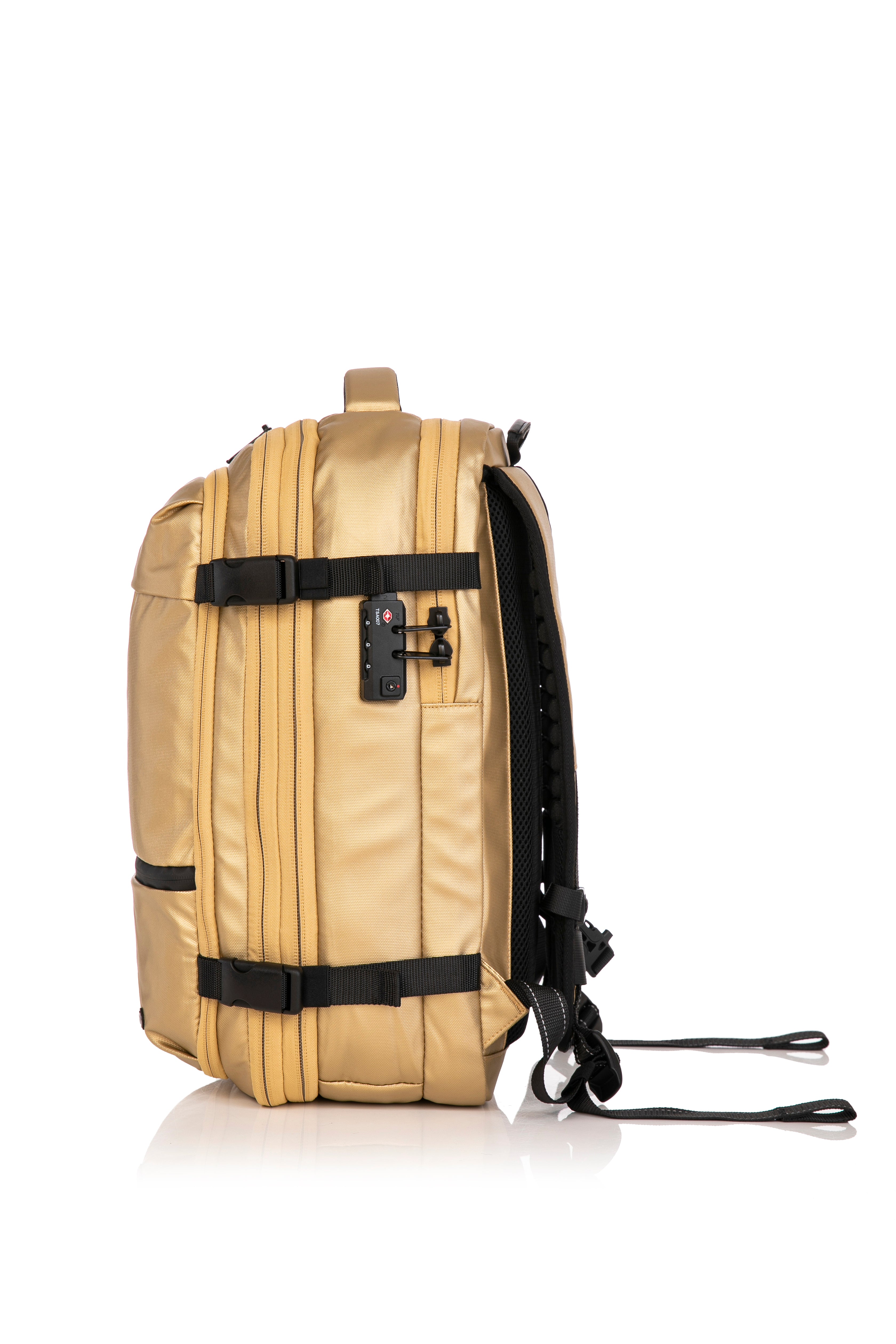 Vacuum compressible backpack – With or without pump