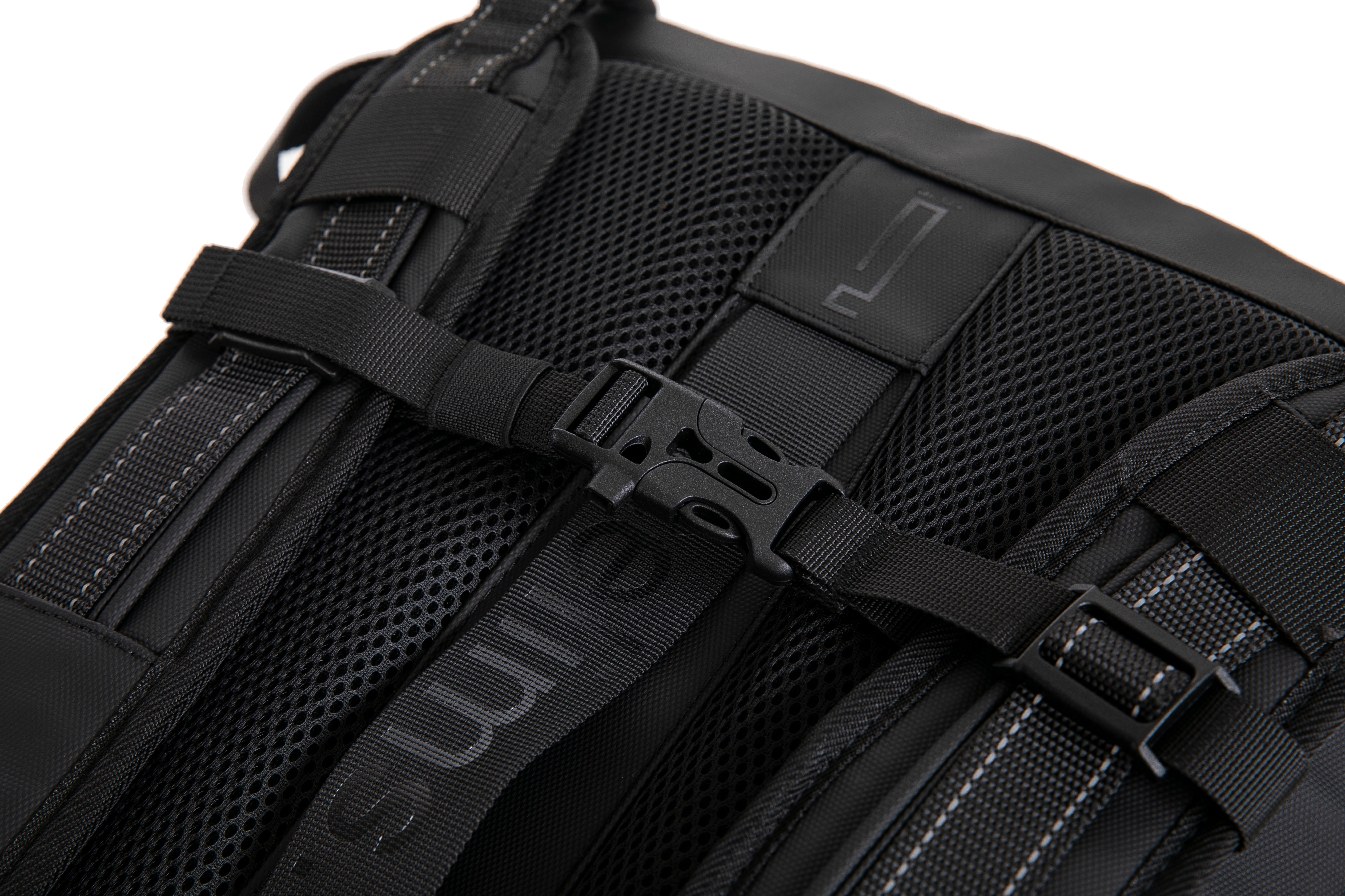 Vacuum compressible backpack – With or without pump