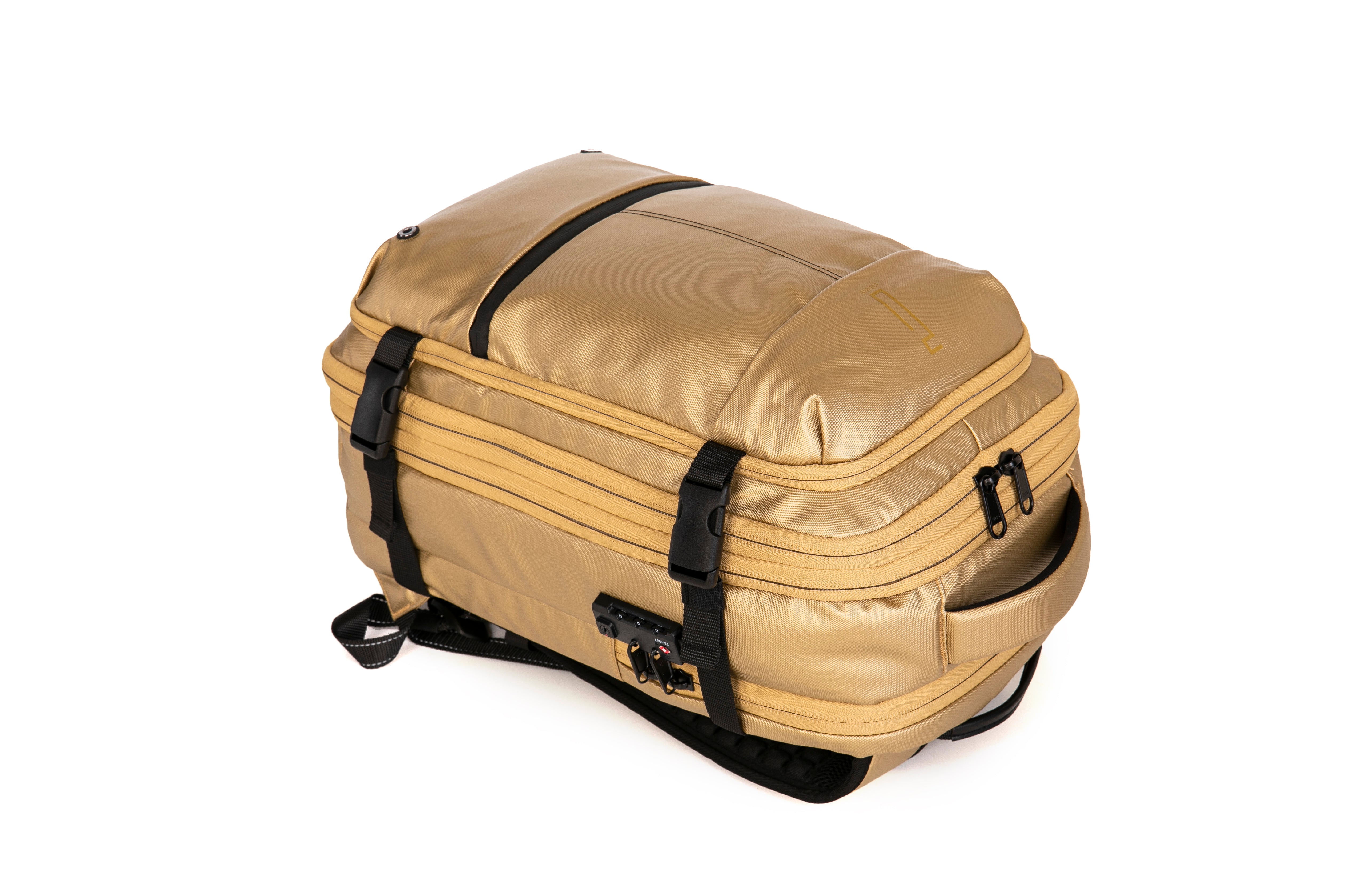Vacuum compressible backpack – With or without pump