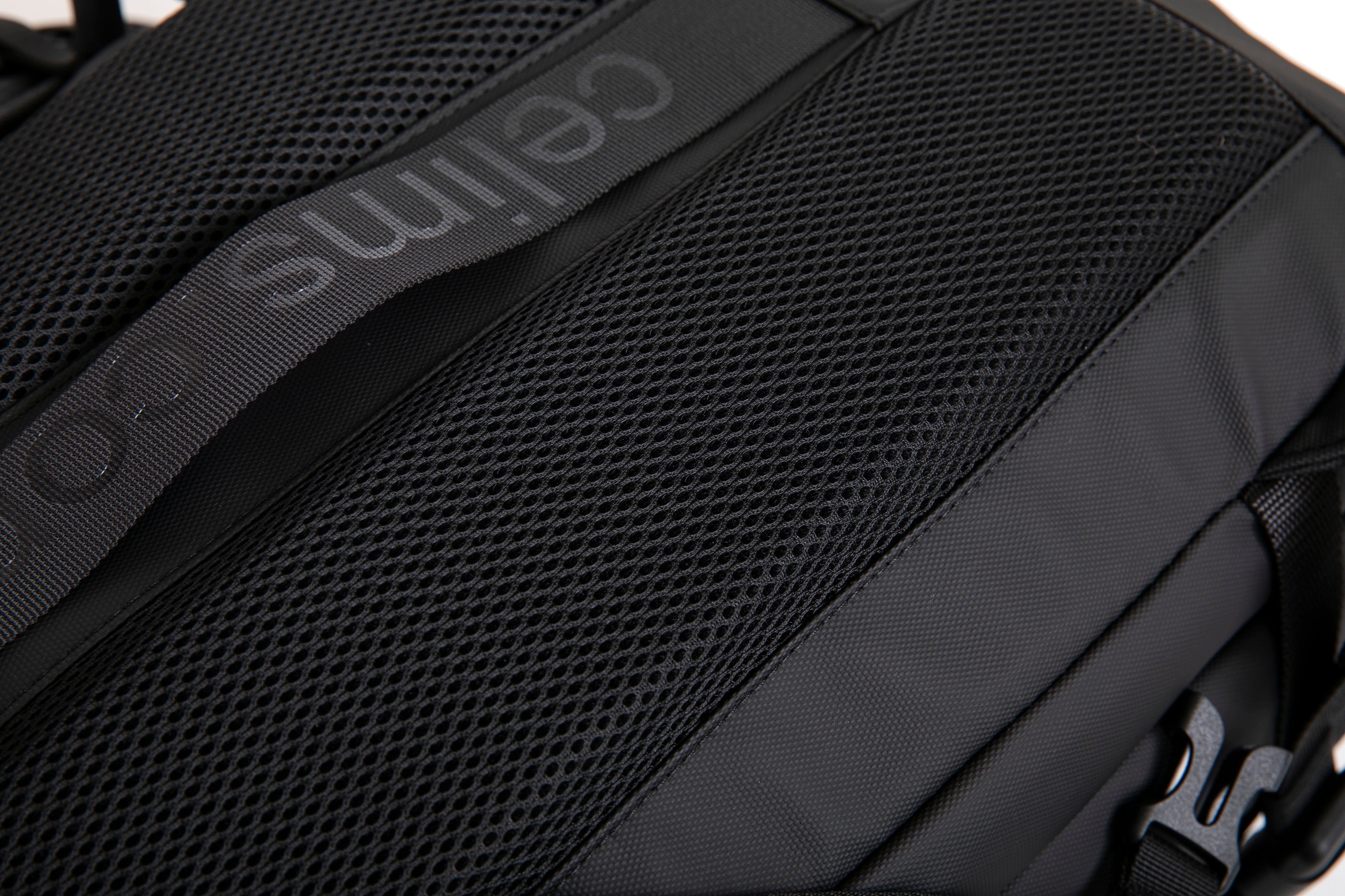 Vacuum compressible backpack – With or without pump