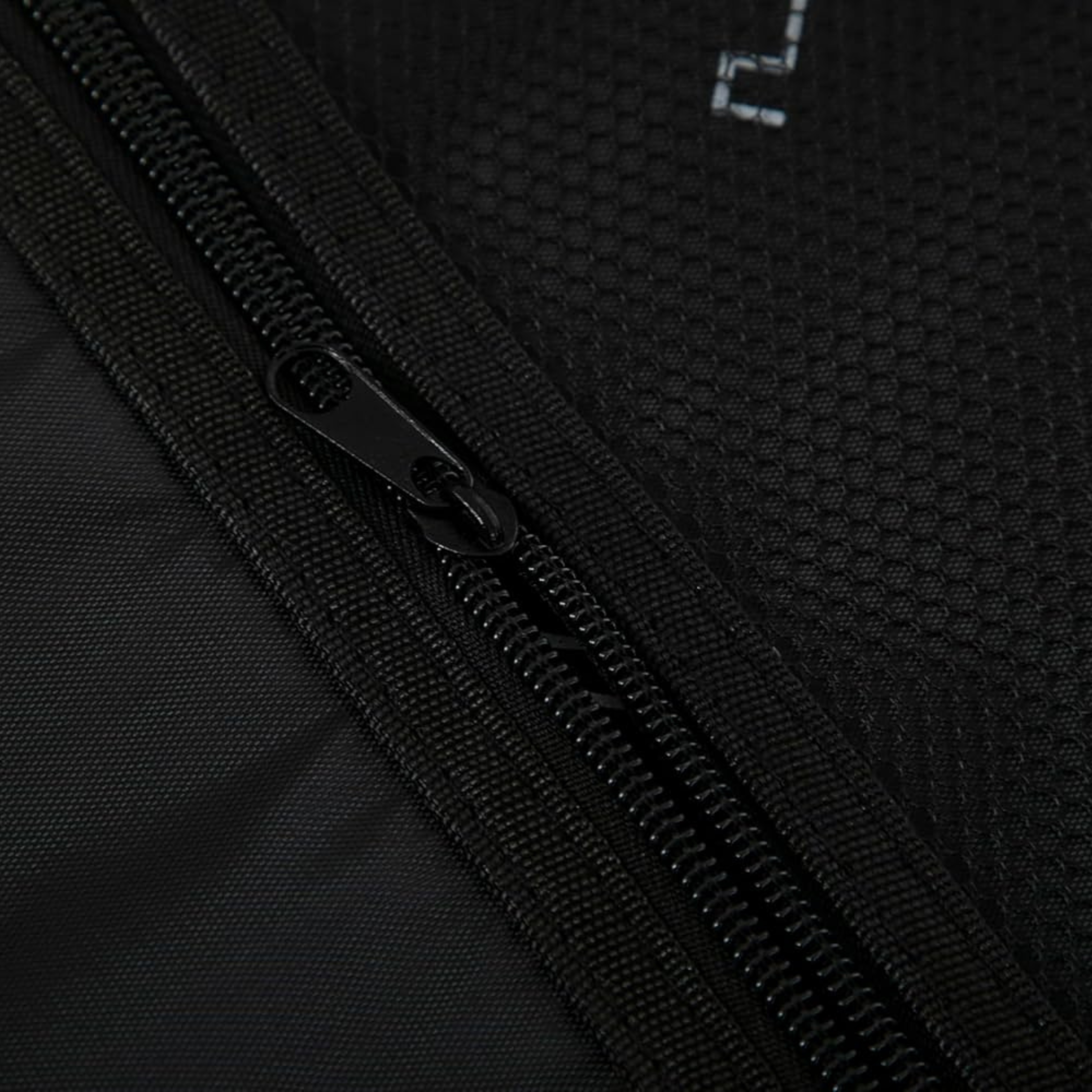 25” Medium Suitcase Weekend | 20 kg Luggage | Black